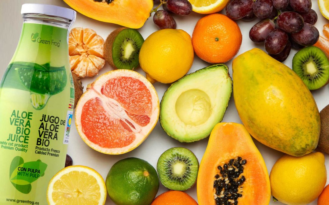 Macedonia de primavera con Níspero y Jugo de Aloe Vera